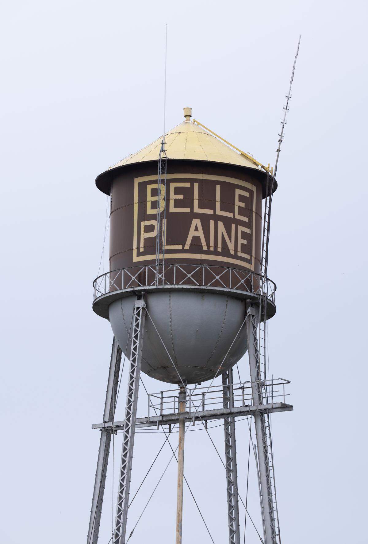 The Belle Plaine Community Foundation has big plans to turn the city’s old water tower into the world’s largest teapot.