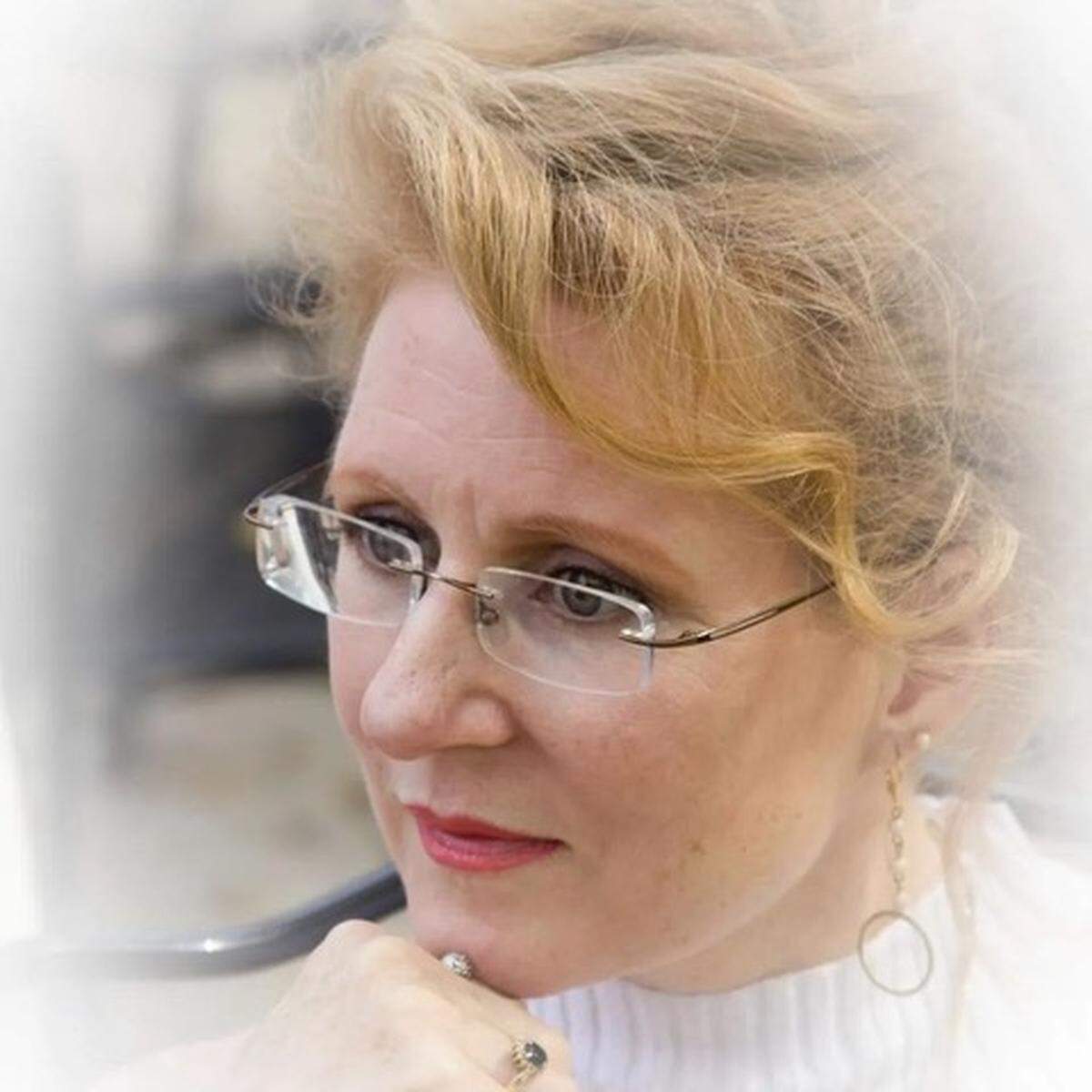 Danette Baker had a long presence in the Wichita theater community, and her specialty was stage combat, which she often taught to others at local theaters and through her position at Wichita State University. 