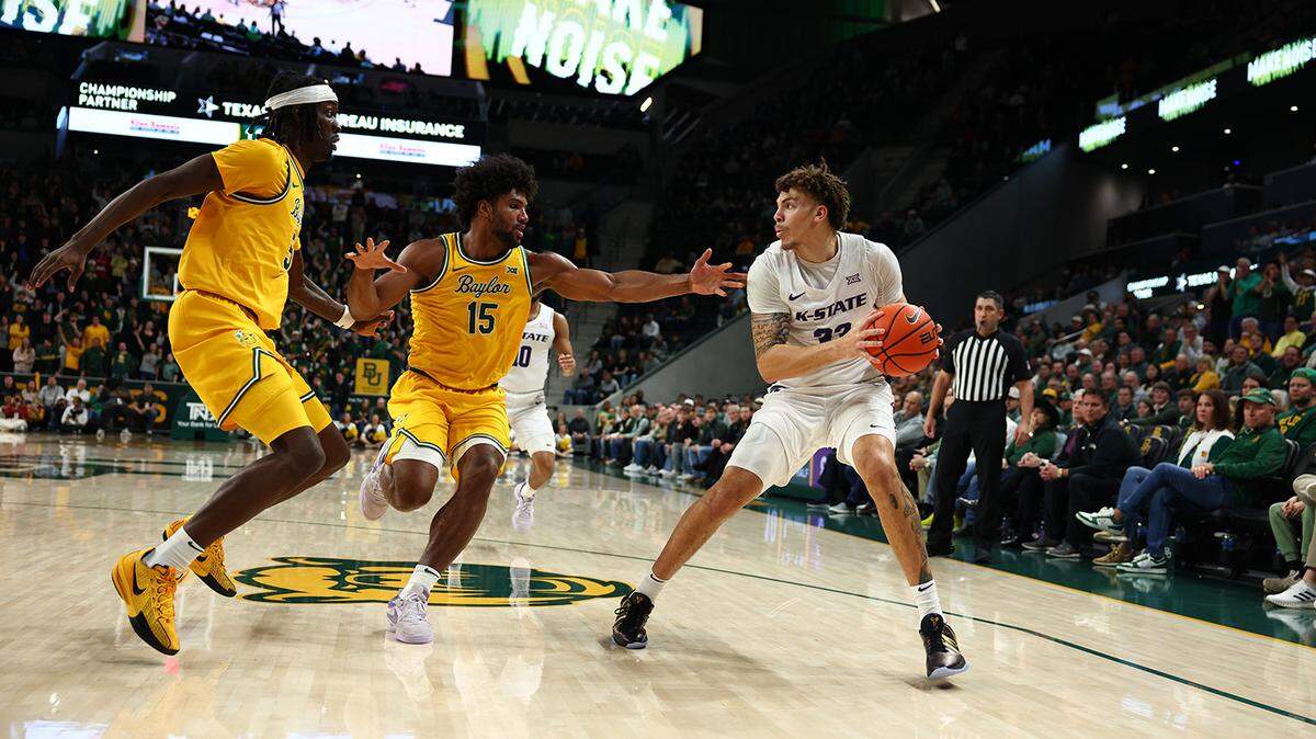 Kansas State forward Coleman Hawkins looks to score against the Baylor Bears inside Foster Pavilion on Jan. 22, 2025.