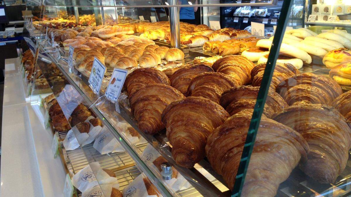Paris Baguette focuses on French-inspired bakery items.