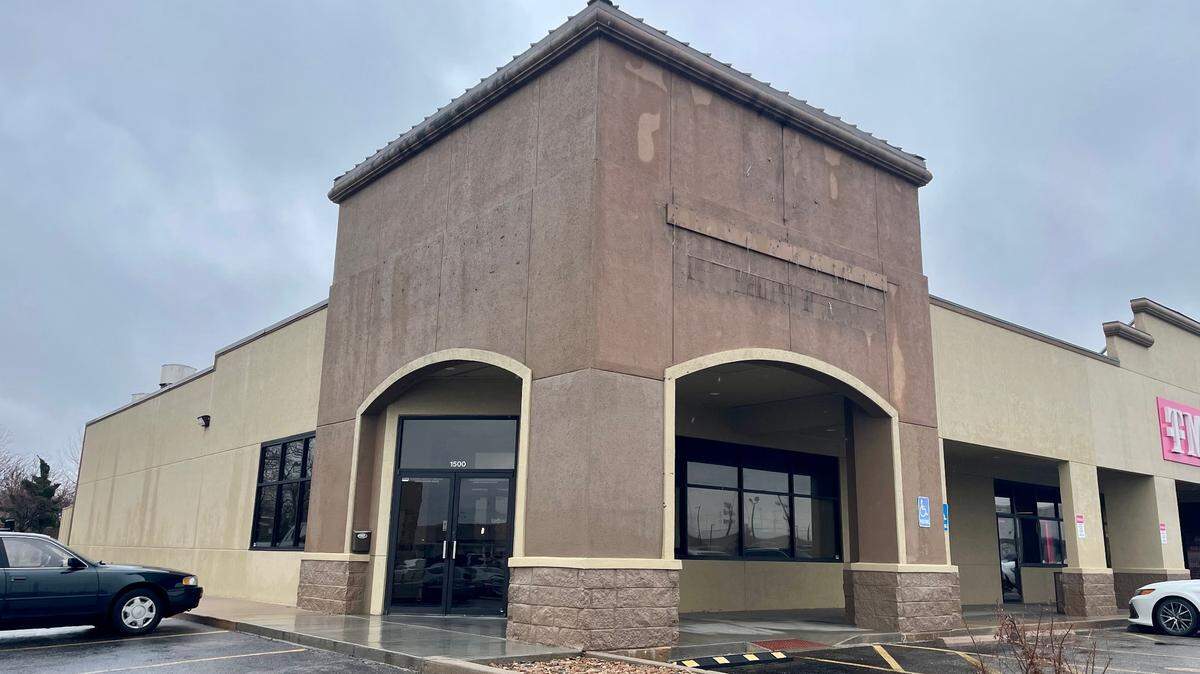 This restaurant space at 2330 N. Maize is for lease.