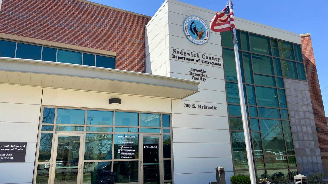 Read the officer release form that Wichita police amended to leave Lofton in lockup