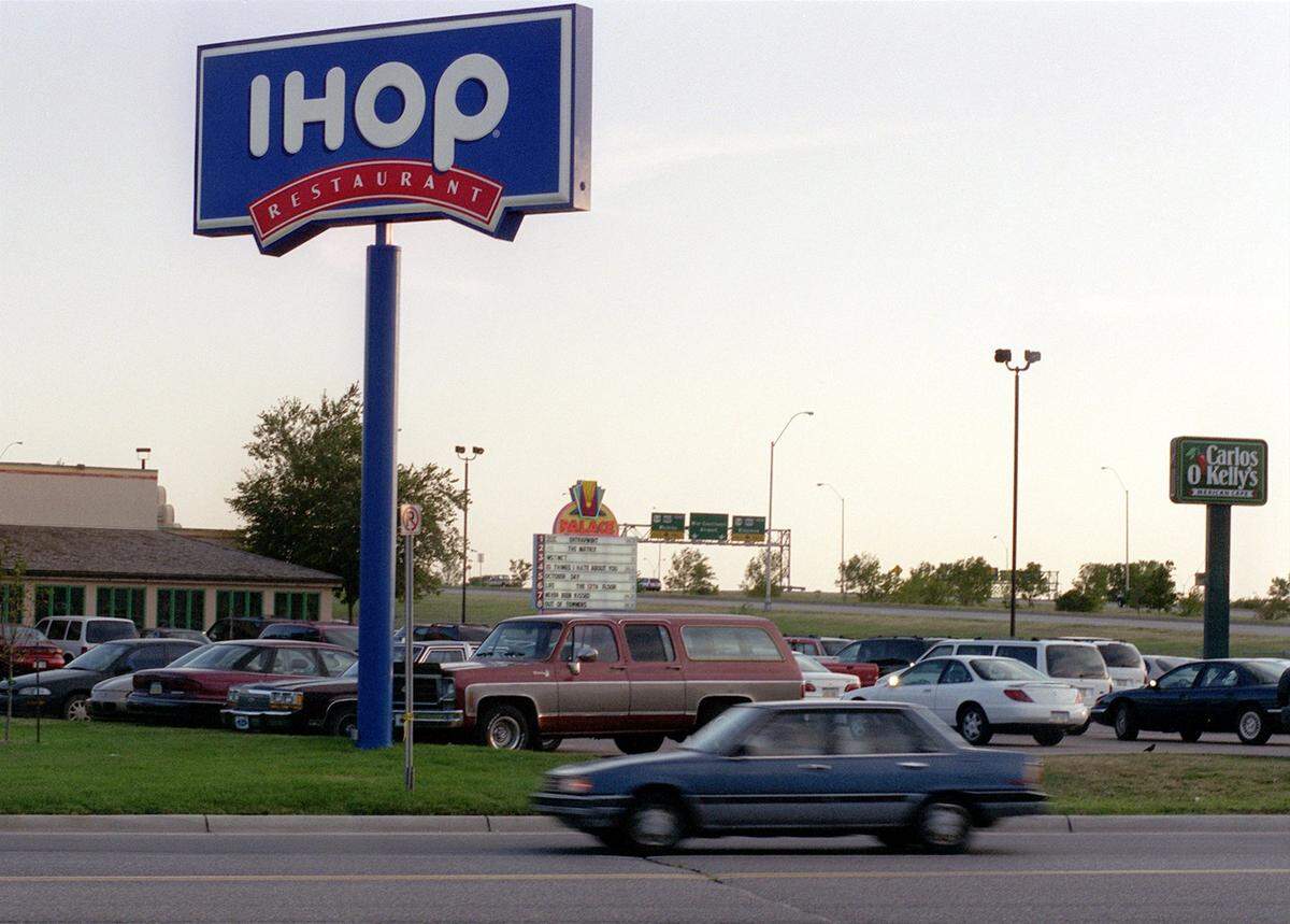 A photo of Wichita’s first IHOP, which opened at 515 S. Ridge Road in 1999
