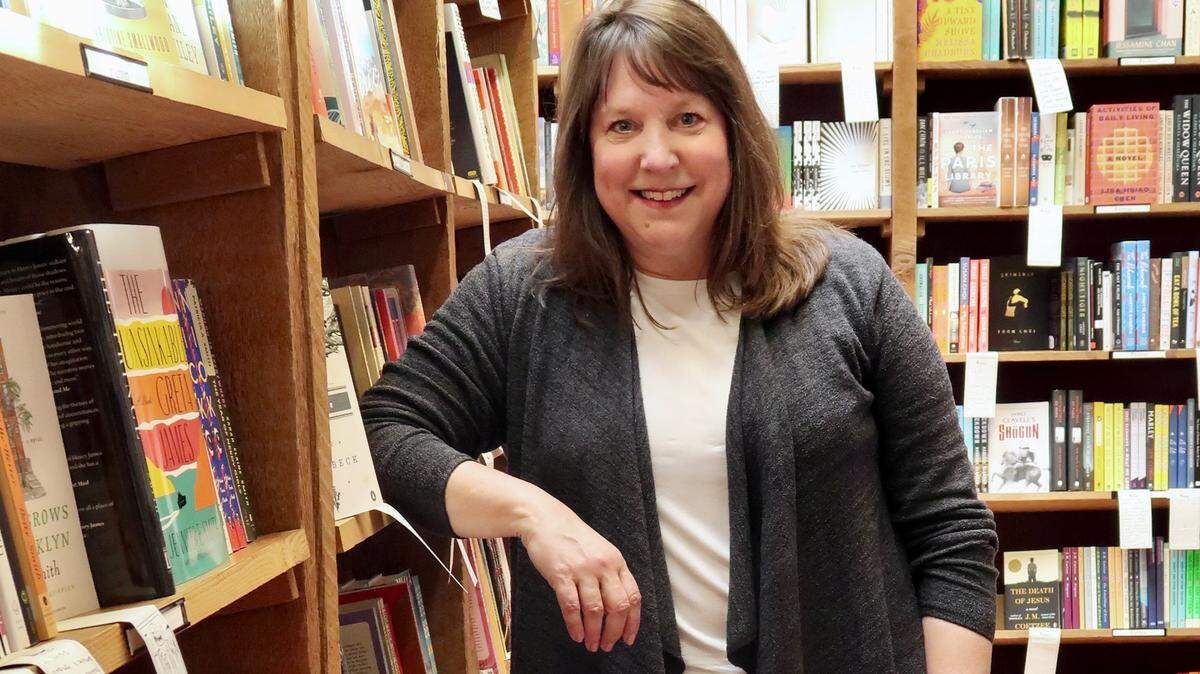 Suzanne Perez created the #ReadICT Challenge to encourage readers to expand their reading horizons and explore new authors, genres and topics.