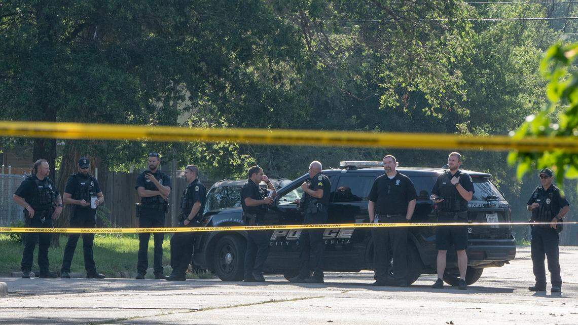 ‘A time bomb’: In Kansas, cities allowed to hire police officers with little vetting