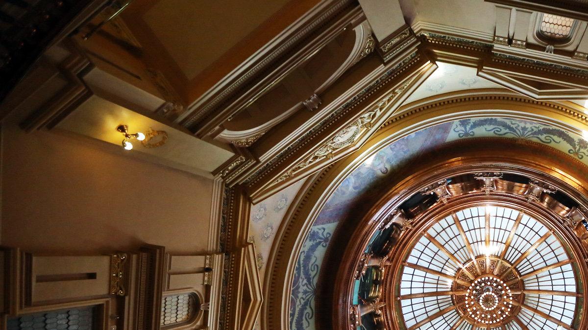 Looking direct up front he first floor of the Kansas State House in the the rotunda.  (January 22, 2014)