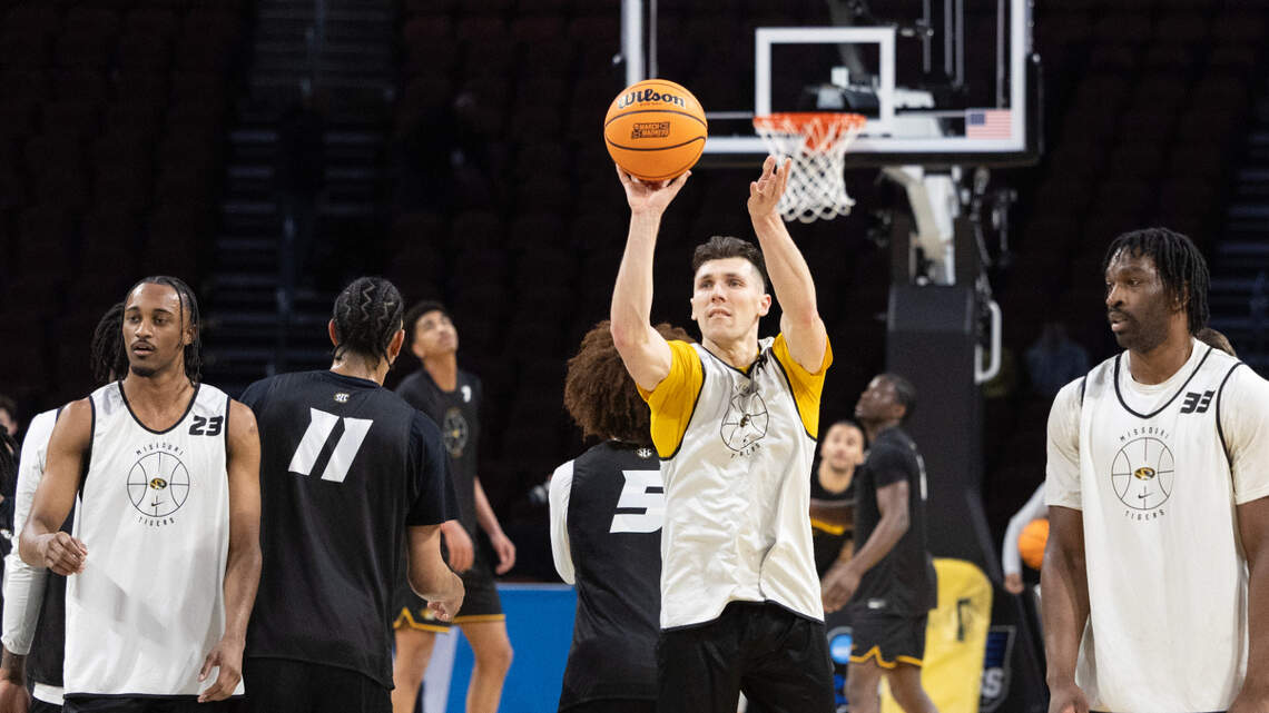 He might be March Madness’ best shooter. His Mizzou teammates say he’s elite at this, too