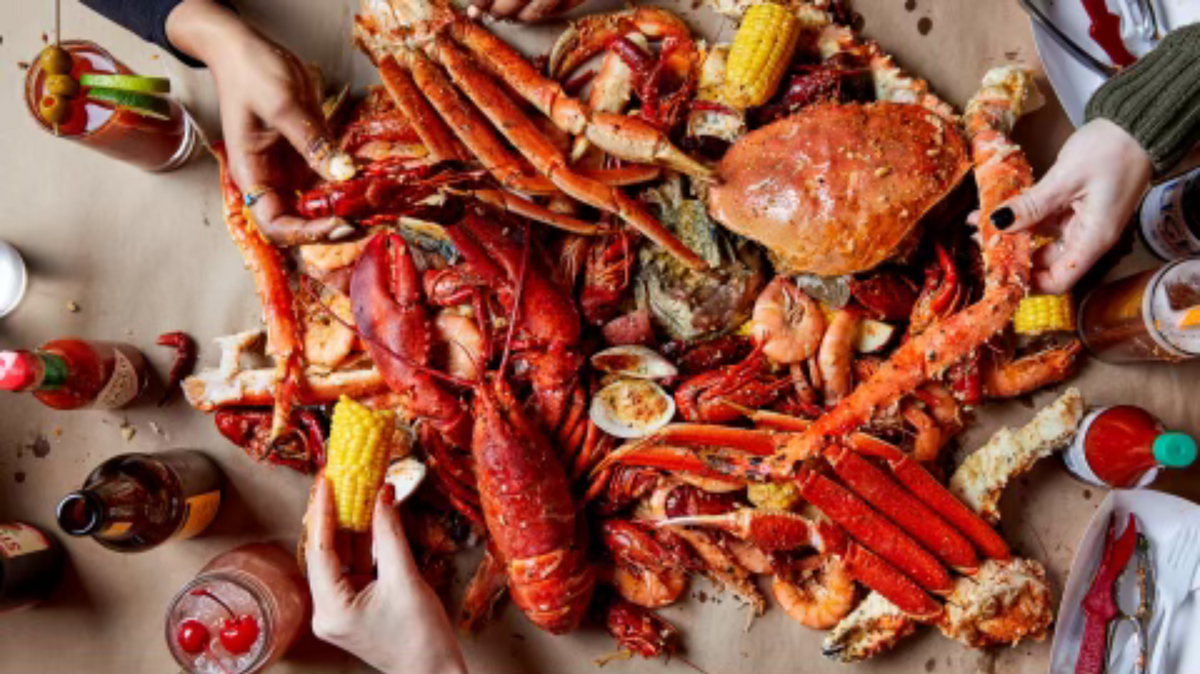Manhattan restaurateur Billy Wong is opening Blue Hook Cajun Seafood & Bar in the former Granite City at 21st and Webb Road.