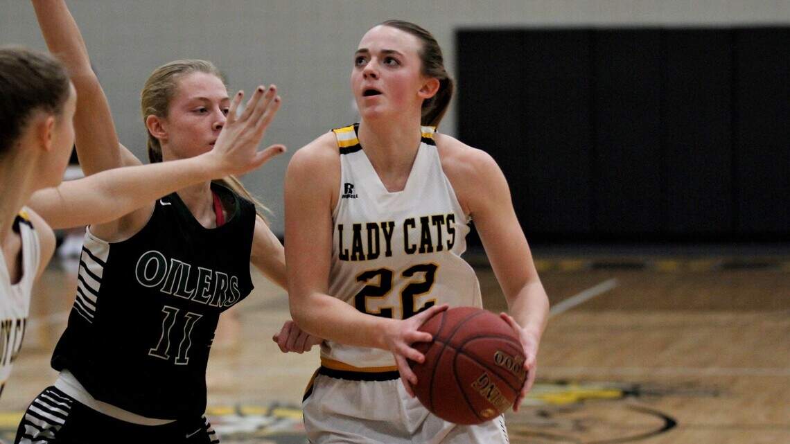 Haven girls head to tournament championship game in memory of former coach