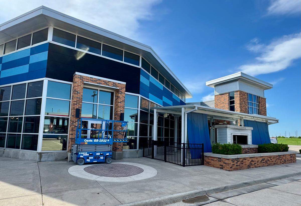 Todd’s Creole Kitchen is taking over the space at 8641 W. 13th St. that was previously occupied by Hurricane Sports Grill. Crews were preparing to put the new restaurant’s sign up on Thursday.