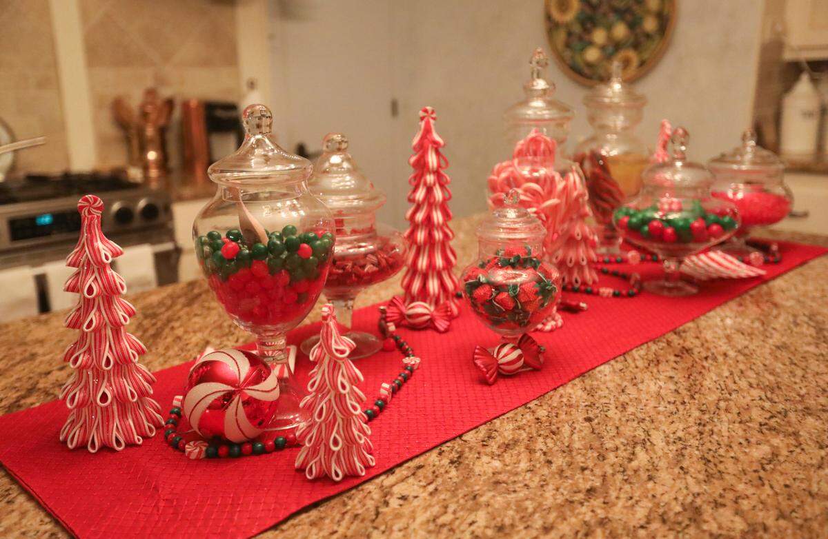 The holiday decor in Bonnie Bing’s kitchen has a peppermint theme.