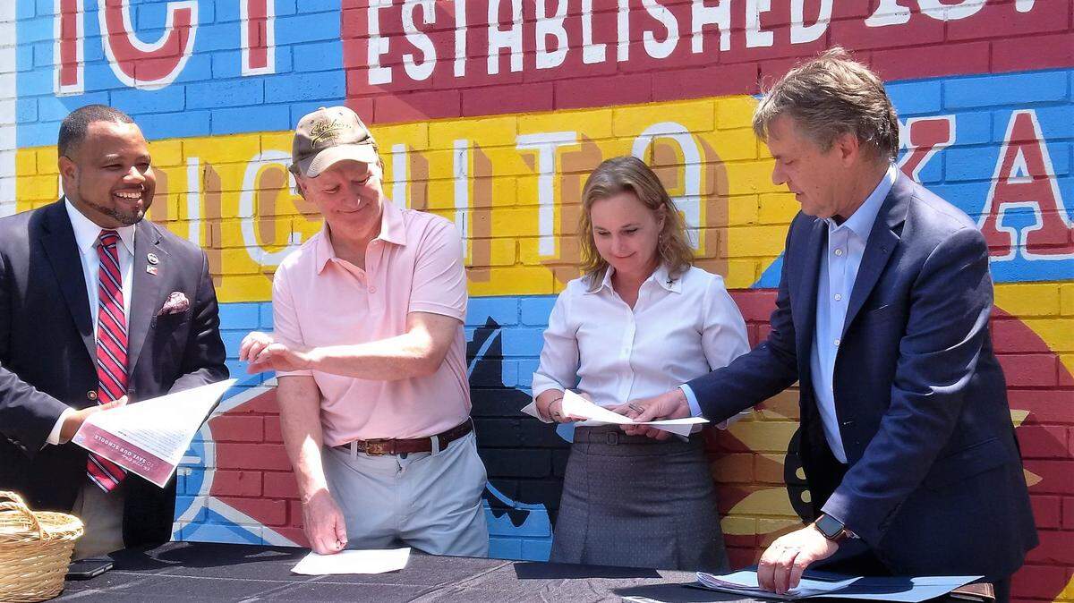 Former state Rep. Steve Huebert, second from left, at a campaign appearance in 2021 with Rep. Patrick Penn, left, Clearwater school board member Kathleen Garrison and former Gov. Jeff Colyer.