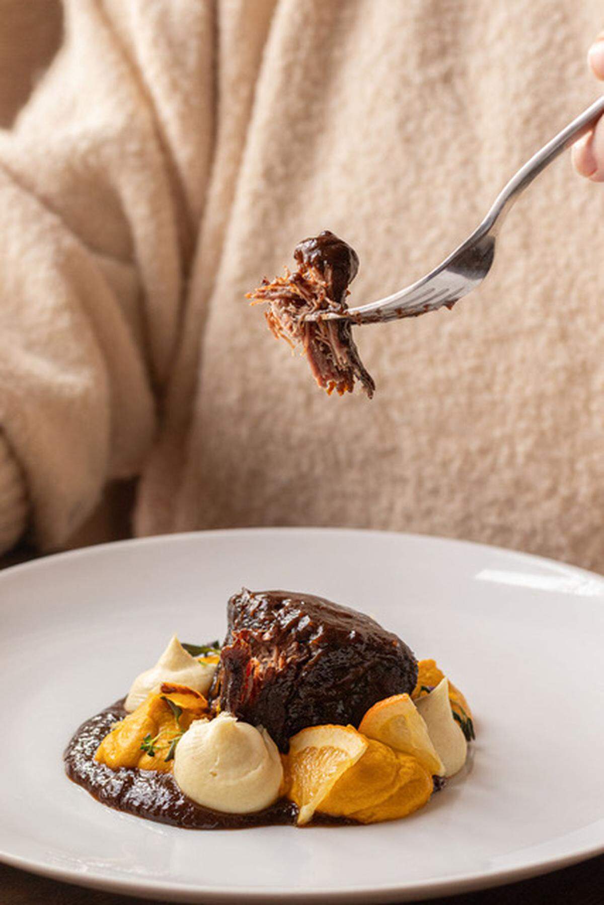 Elderslie Farm in Kechi is about to make a big change to its evening dinner service: A menu that serves individually priced, date-night friendly appetizers and entrees.