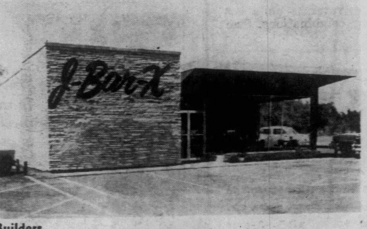 A King’s-X restaurant called Jay-Bar-X may have been the original tenant of the Ming’s building. It opened in 1956.