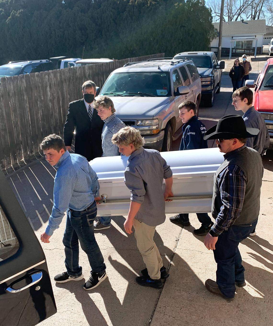 Tina and Jamie Miller agreed to handle the funeral arrangements for Aaron Carter.