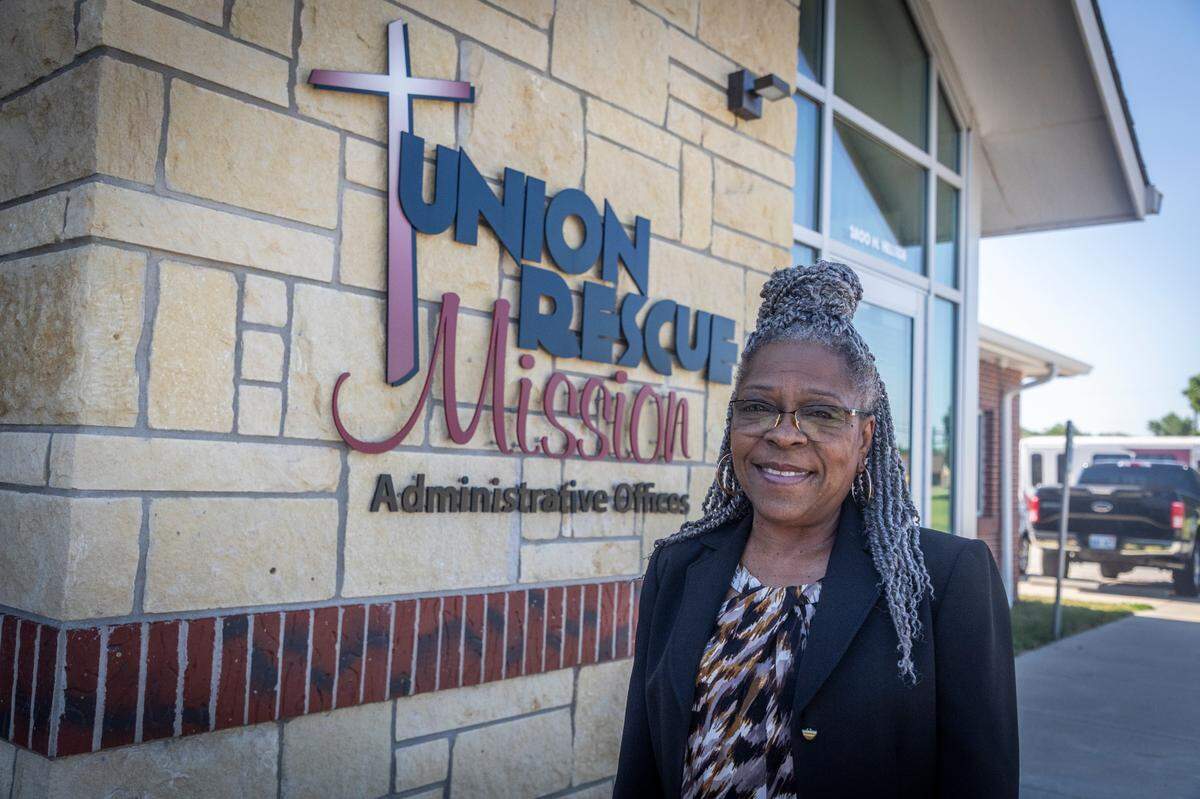 Aujanae Bennett, a 56-year resident of Millair, opposed the emergency winter shelter’s location in the neighborhood. She said that residents felt forced to bear the weight of yet another vulnerable population in an already disenfranchised community.