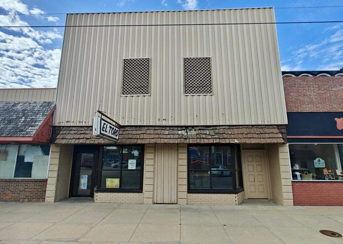 The Larez family ran El Toro Mexican Restaurant on Fifth Street in Newton for more than six decades.