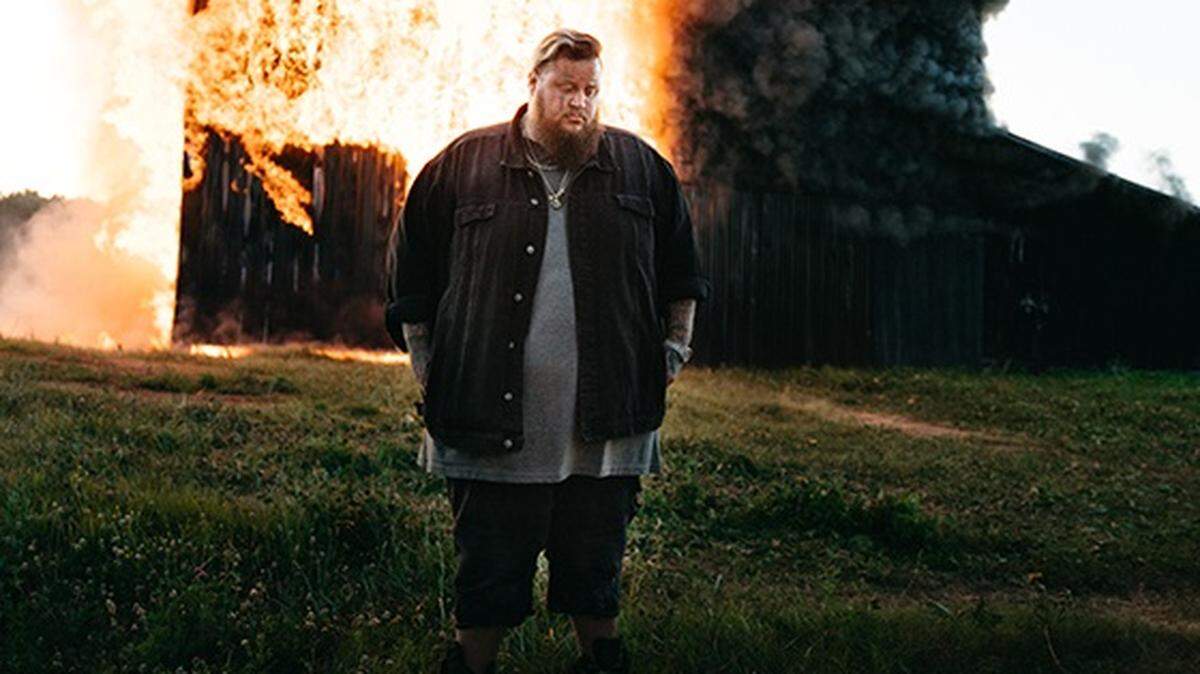 Jelly Roll is bringing his concert tour to Wichita.