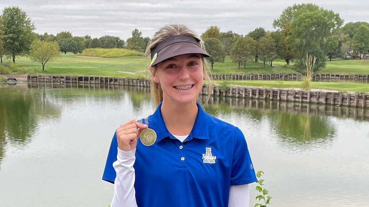 Andover freshman Regan Dusenbery has won seven tournaments in her debut season, including the AV-CTL Div. II league title on Monday.