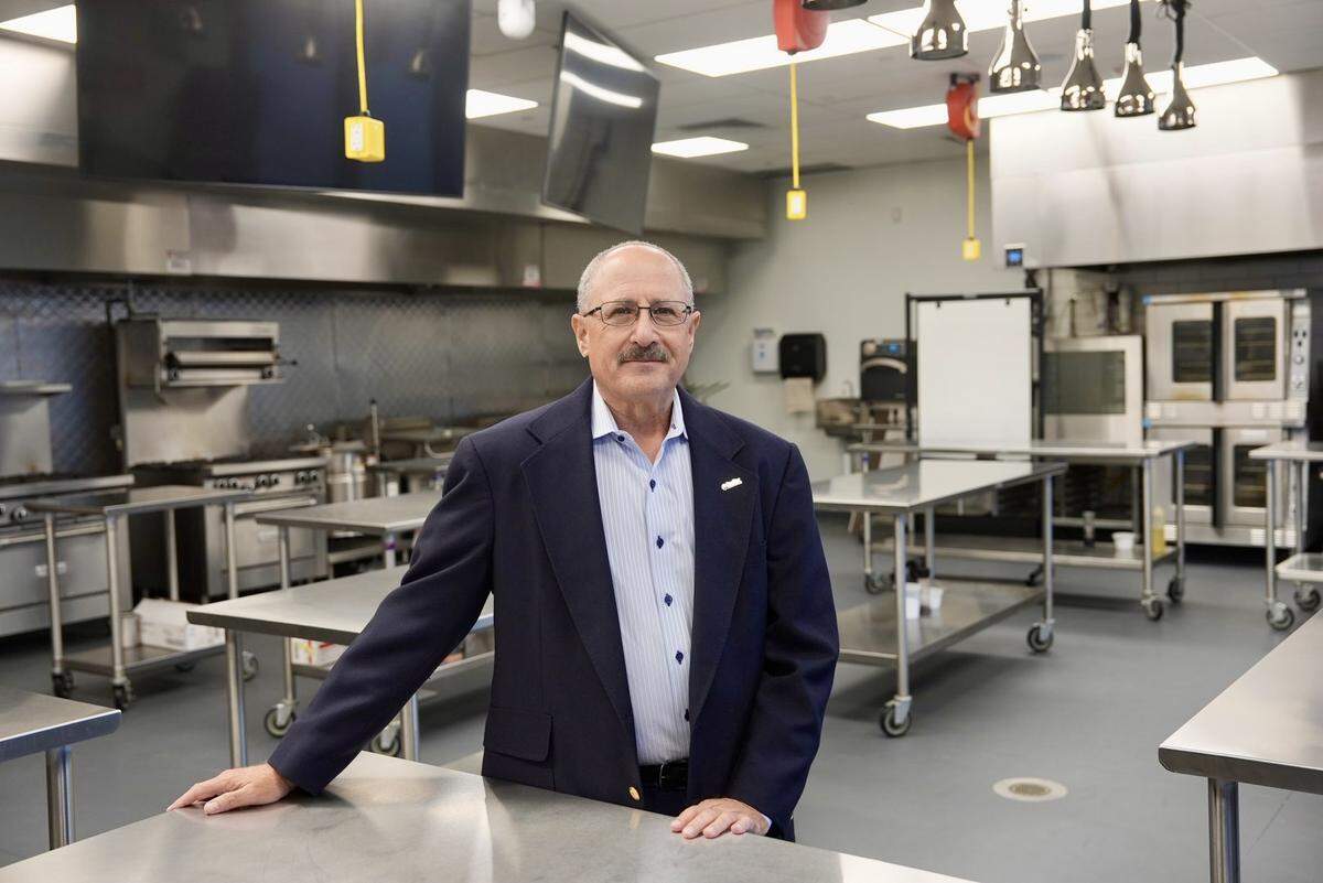 Wichita restaurant veteran Les Padzensky has been named the Director of Redler Institute of Culinary Arts, a newly created position.