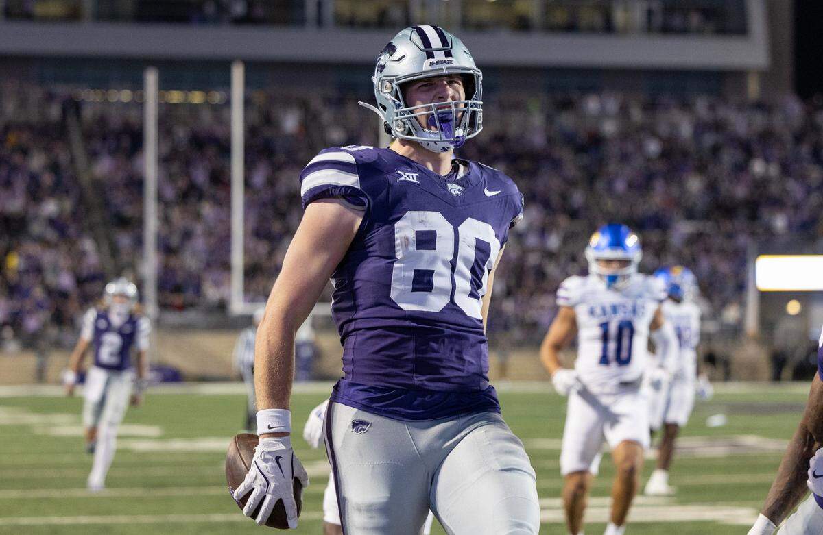 Kansas State’s Will Anciaux celebrates a touchdown catch during the second quarter of the Sunflower Showdown game against Kansas on Saturday, Oct. 26, 2024, at Bill Snyder Family Stadium.