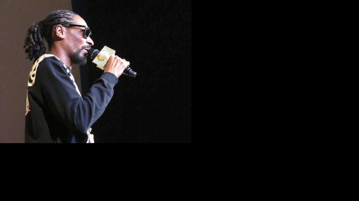 After making the audience wait for his appearance for two-and-a-half hours, rapper Snoop Dogg performs Sunday night to a sold-out crowd at the Cotillion.

