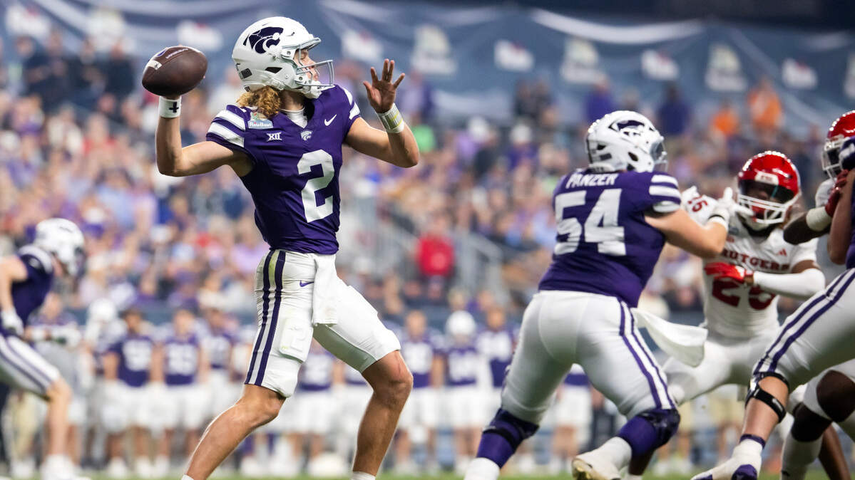 Kansas State Wildcats quarterback Avery Johnson (2) against the Rutgers Scarlet Knights during the Rate Bowl at Chase Field.