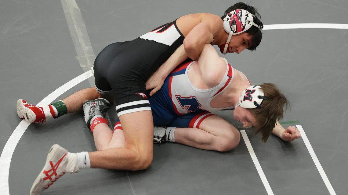 Kansas high school state wrestling qualifiers: Maize sends loud message in 6A