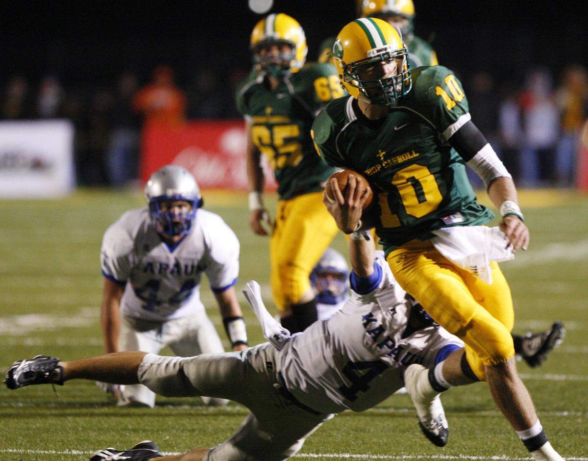 Bishop Carroll’s Blake Bell takes off on a long run in the 4th quarter that set up a three yard score by Bell again to put them in the lead in the 4th quarter for the first time.