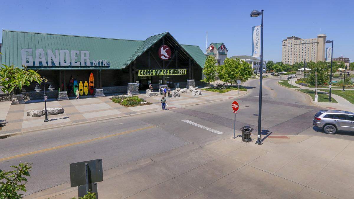 The Gander Mountain building has been vacant since 2017 when the outdoor products retailer went bankrupt.