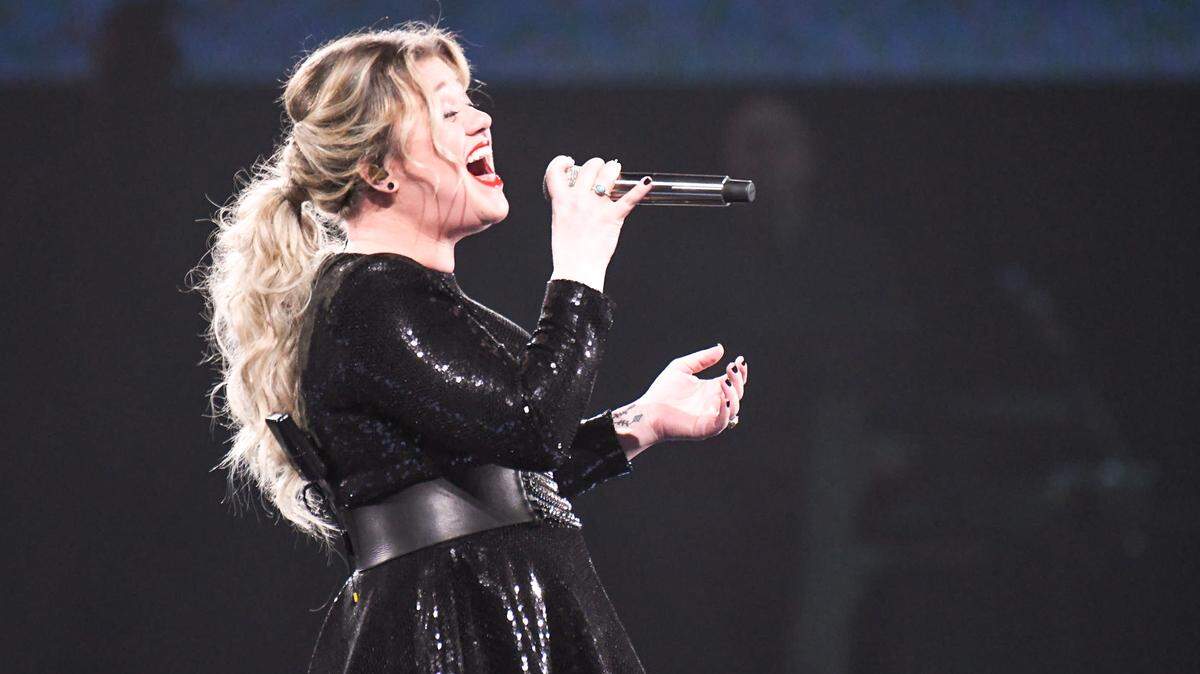 Kelly Clarkson at Intrust Bank Arena