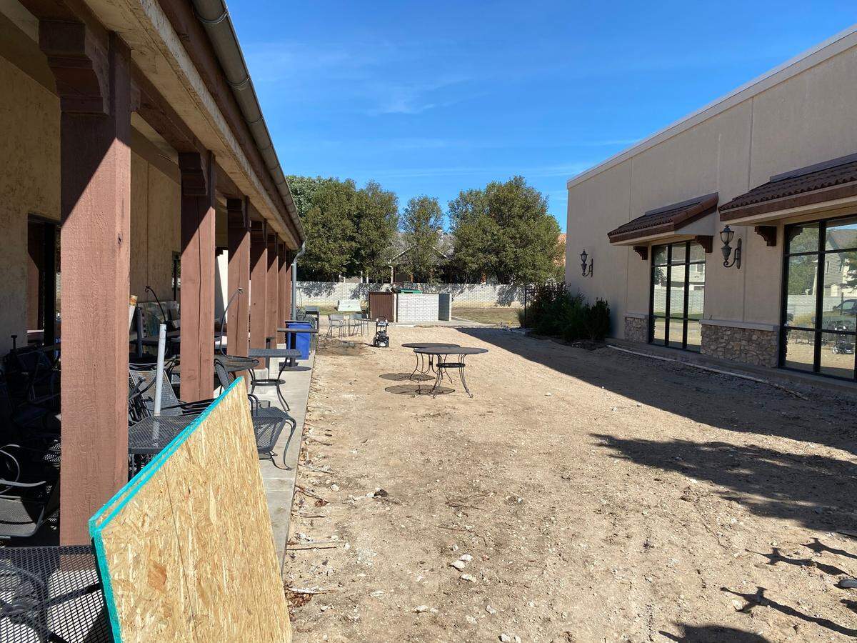 There was once a dog park on the east side of the restaurant space that Napoli Italian Eatery is taking over. This week, crews are transforming it into a patio that will seat up to 140 diners.