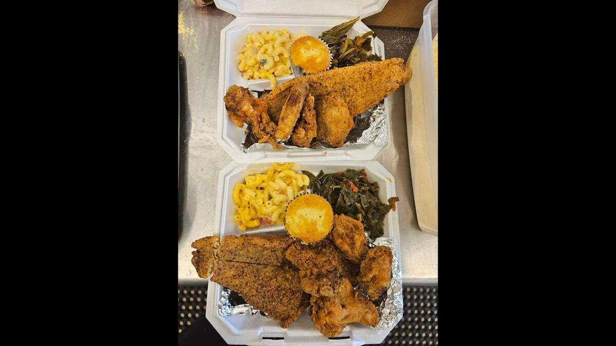 In addition to daiquiris, Jabo’s Liquid Lounge also serves a New Orelans-inspired menu with items like fried chicken, fried fish, collard greens and more.