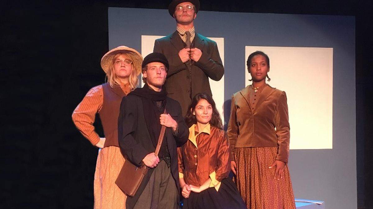 Tintypes, a musical history of the time between the turn of the 20th century and the beginning of World War I, plays at Roxy’s Downtown until Aug. 26.  From left: Julia Faust, Bryson Cole, Leslie Carrillo and Jaclyn Alexander.  Top row: Seth Knowles