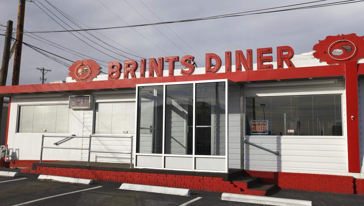 The duo that announced plans last month to reopen Brints Diner in Wichita have pulled out of the deal.