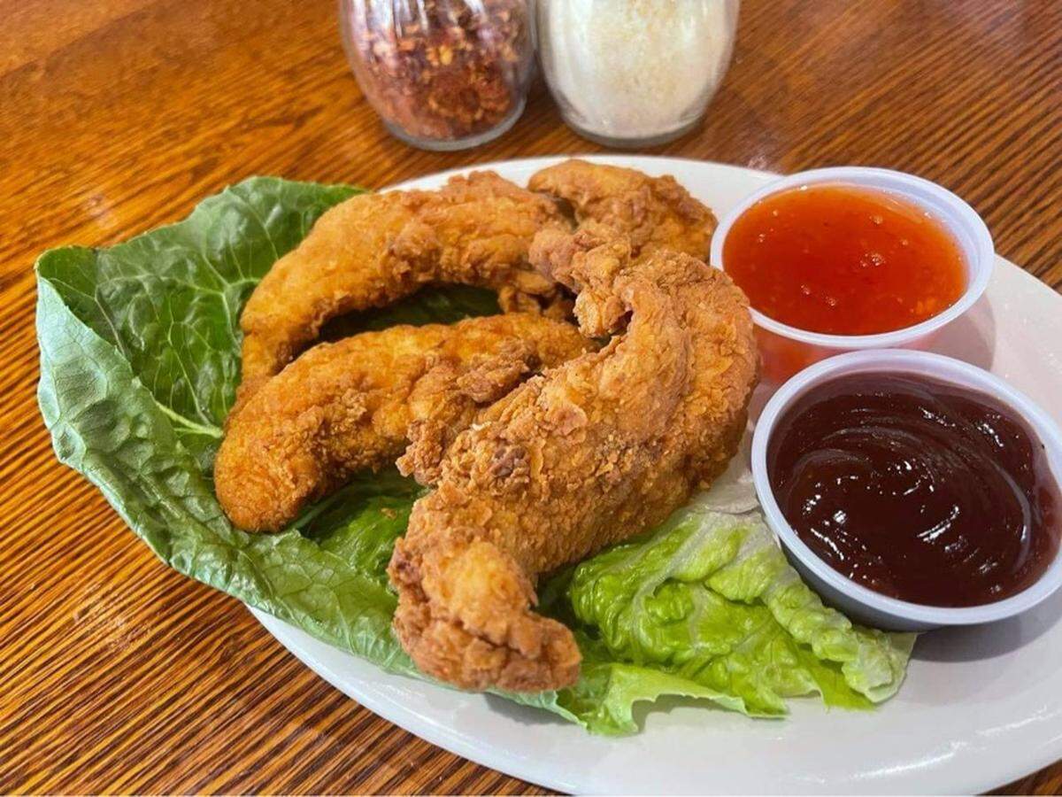 Slappn’ Tenders are also on the menu at the new Electric Pizzeria at Central and Tyler.