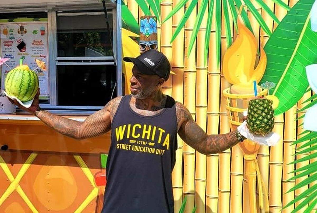 Air Force veteran Robert Elliott founded Bongo Fruit Smoothies with his wife, Daina, after he retired.