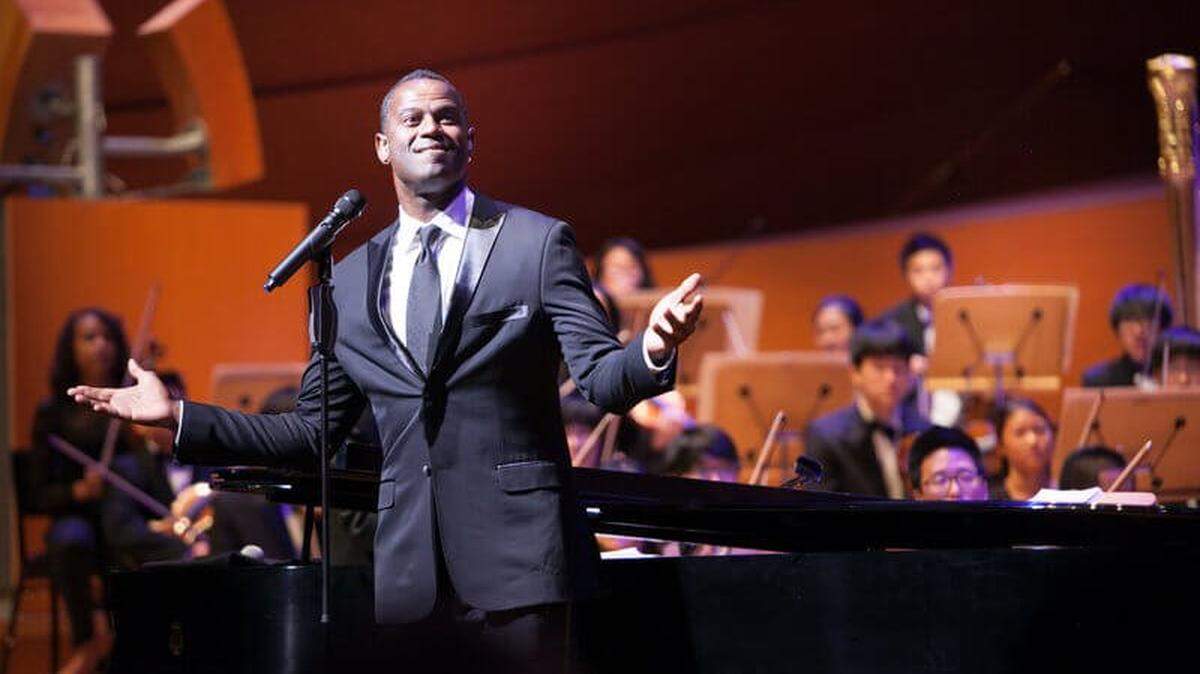 Brian McKnight is making up a concert at the Kansas Star Casino that was postponed in 2020.