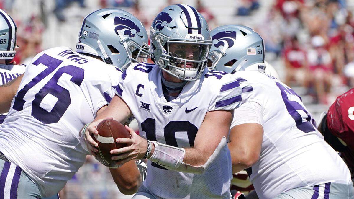 Kansas State quarterback Skylar Thompson (10) during an NCAA college football game against Oklahoma, Saturday, Sept. 26, 2020, in Norman, Okla. (AP Photo/Sue Ogrocki)