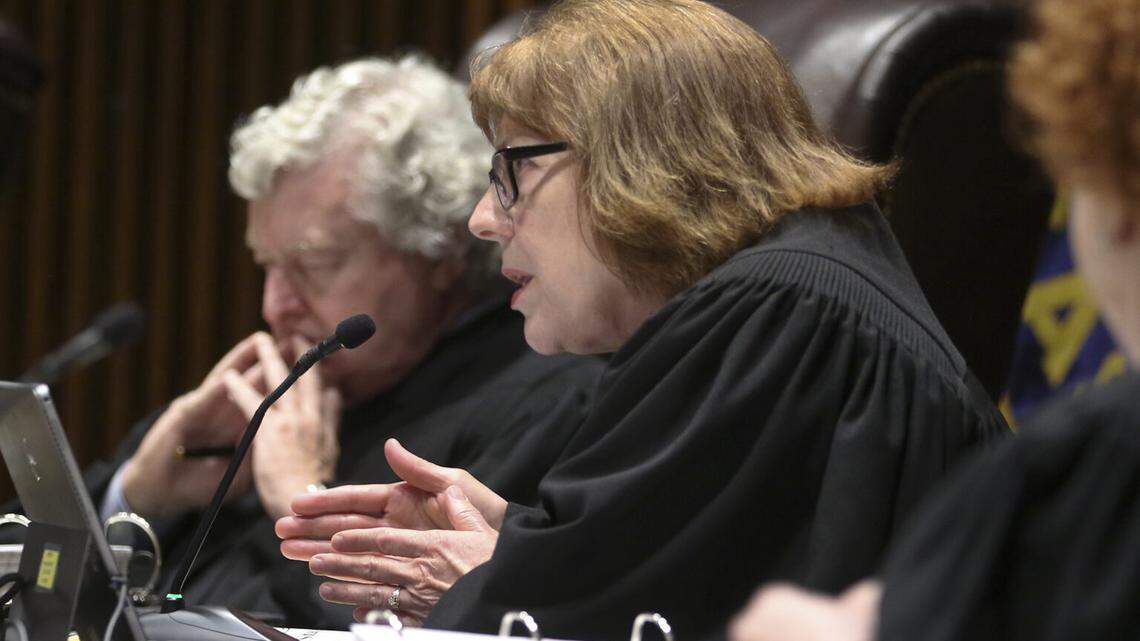 Former Kansas Supreme Court justice dies