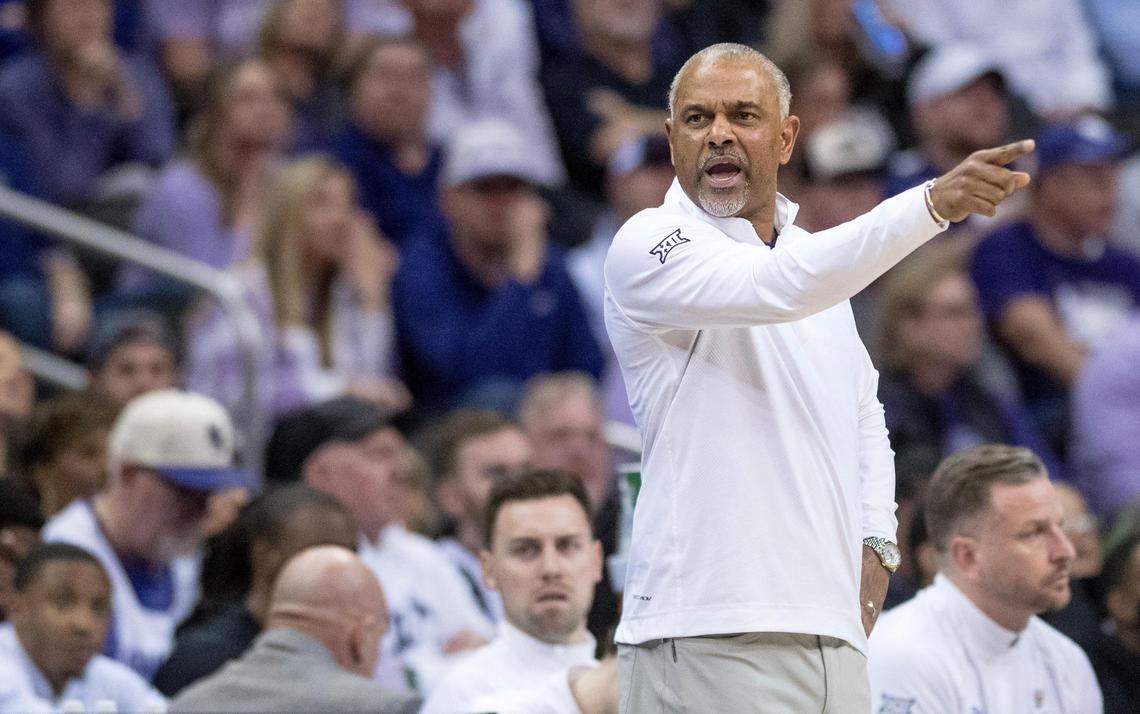 Kansas State Wildcats head coach Jerome Tang shouts to his players during a game against the Texas Longhorns in the Big 12 men’s basketball tournament on Wednesday, March 13, 2024, in Kansas City.