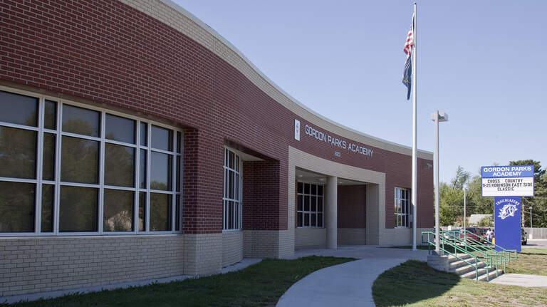 Man arrested after entering Wichita school to speak to girl