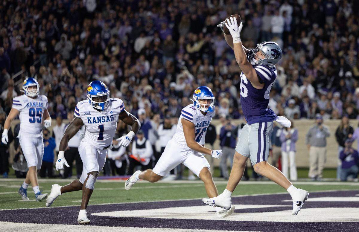 Kansas State’s Garrett Oakley catches a touchdown pass during the second quarter of the Sunflower Showdown against Kansas on Saturday, Oct. 26, 2024, at Bill Snyder Family Stadium.