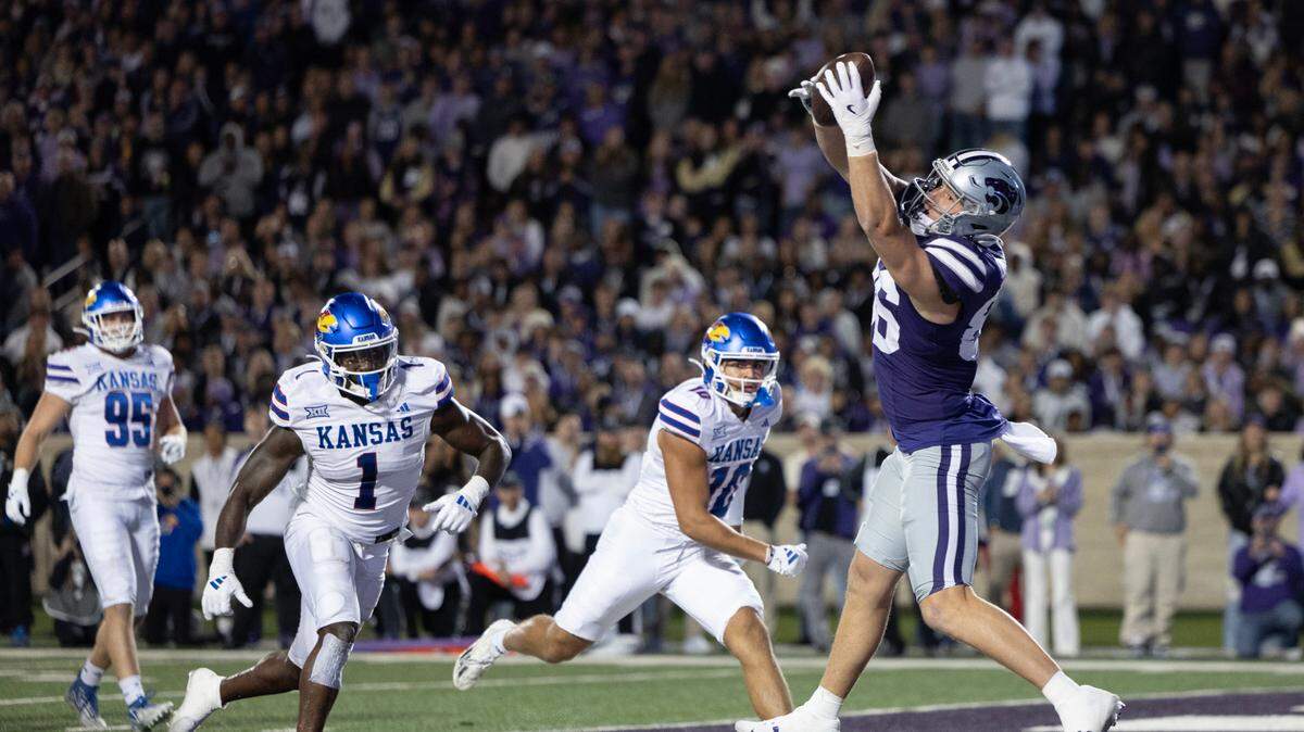 Kansas State’s Garrett Oakley catches a touchdown pass during the second quarter of the Sunflower Showdown against Kansas on Saturday, Oct. 26, 2024, at Bill Snyder Family Stadium.