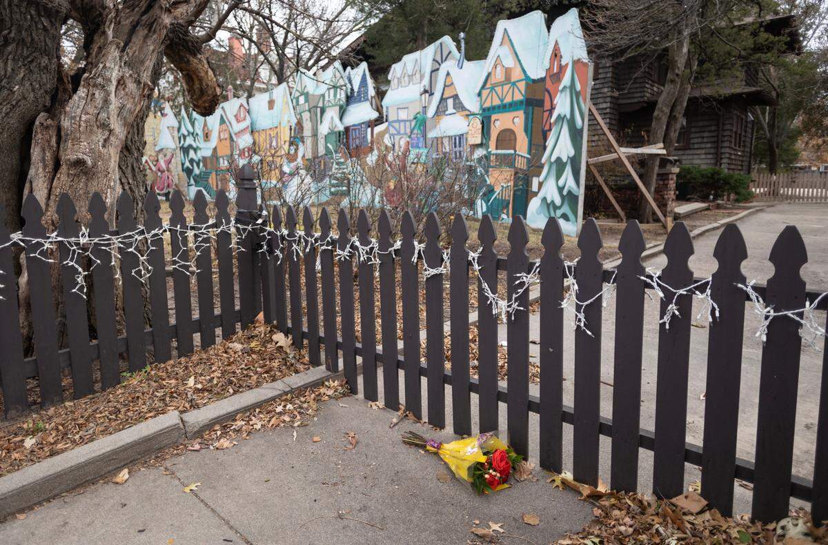 A bouquet of flowers sits outside the entrance of a home owned by Hollywood actress and Wichita native Kirstie Alley. The family of the 71-year-old actress announced on Monday that she had died from cancer. The prop in the yard of the home is a Christmas village prop used in Alley’s 1993 film “Look Who’s Talking Now.”