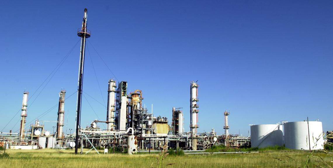 Former El Paso refinery on east 21st street before its 2005 demolition.. The Wichita Eagle, Mike Hutmacher