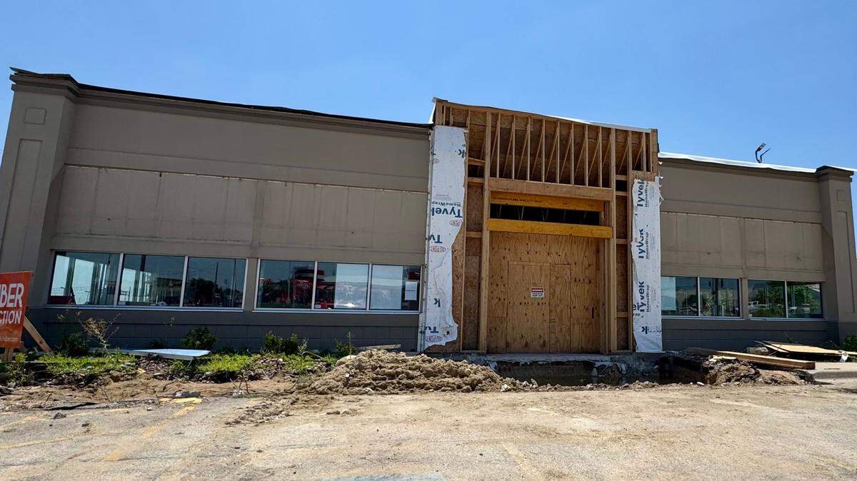 This building at 515 S. Ridge Road was home to Wichita’s first IHOP back in 1999. Soon, it will be a branch of Chase Bank.