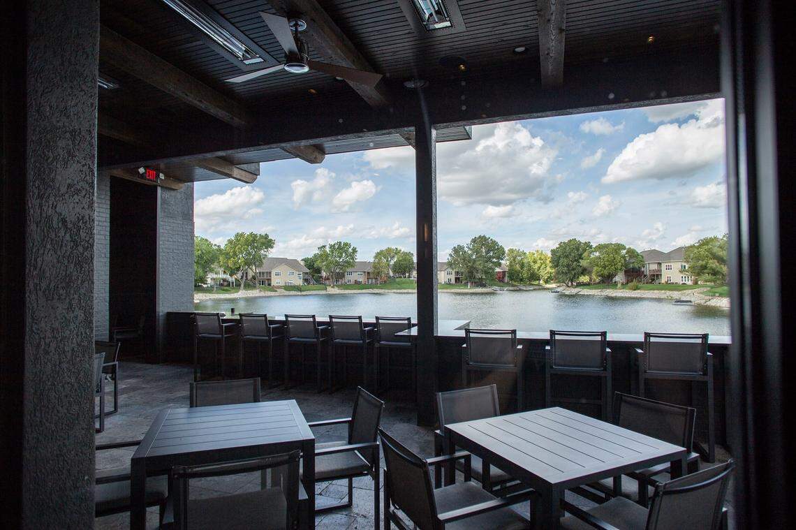 6S Steakhouse’s shady patio looks out over a residential lake.