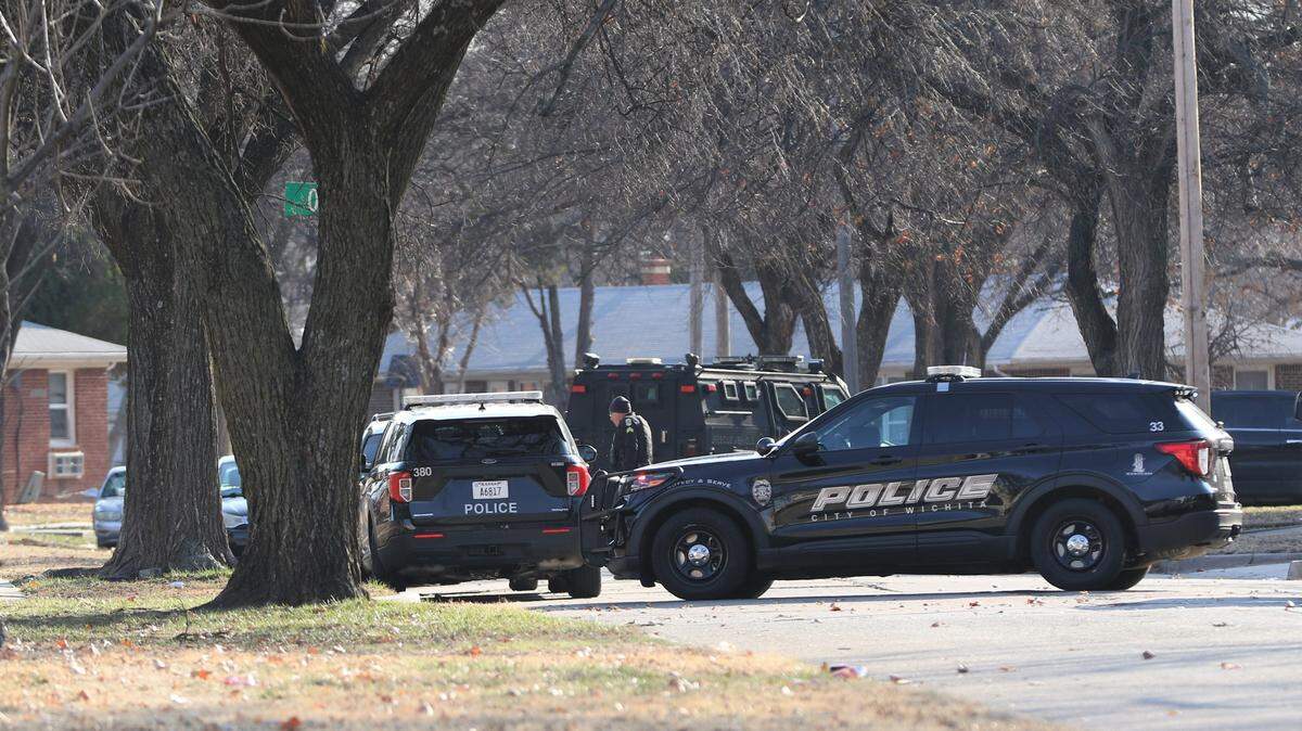 Wichita police resolvet a standoff Thursday near Harry and Parkwood with the arrest of a homicide suspect.