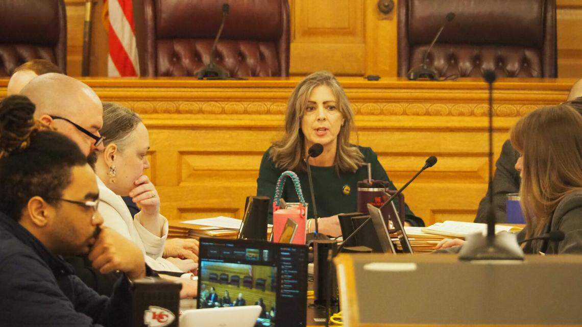 Kansas Senate embraces, House blocks bill on parental consent for app downloads